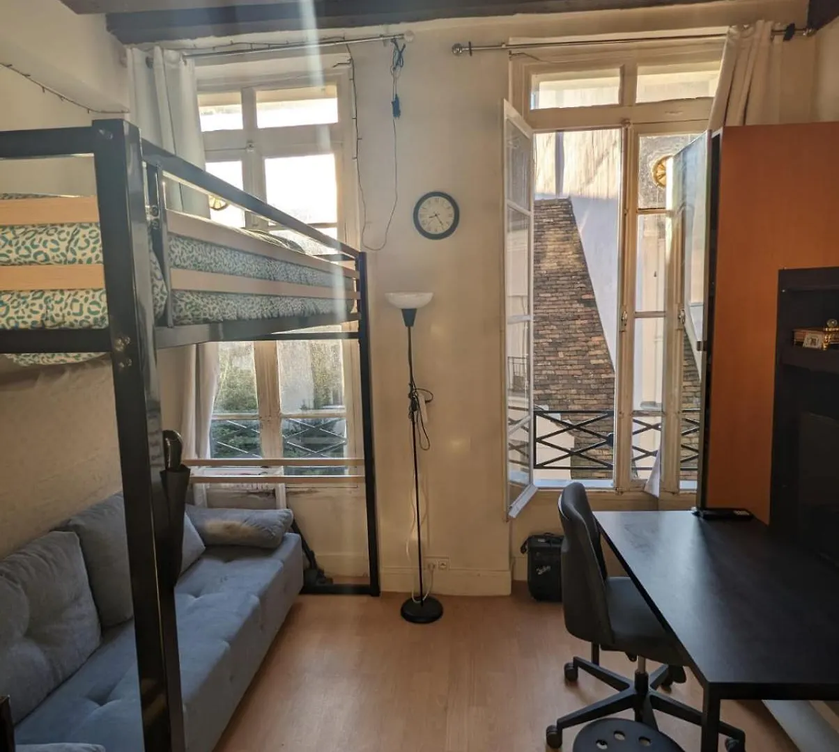 Charmant Studio Calme Et Lumineux A Notre-Dame París